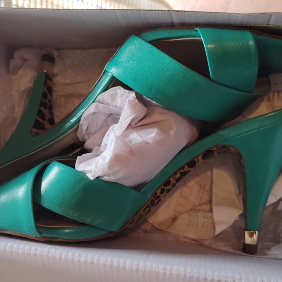 Heels - Picture 5 of 5